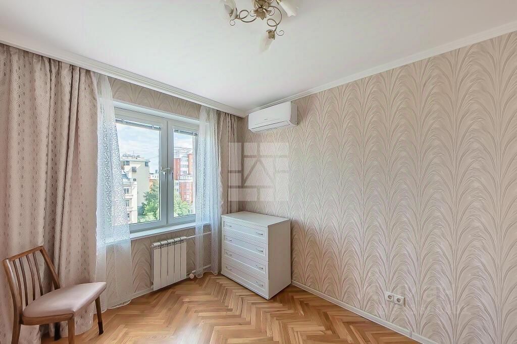 m. Polyanka: Apartment, 2-rooms