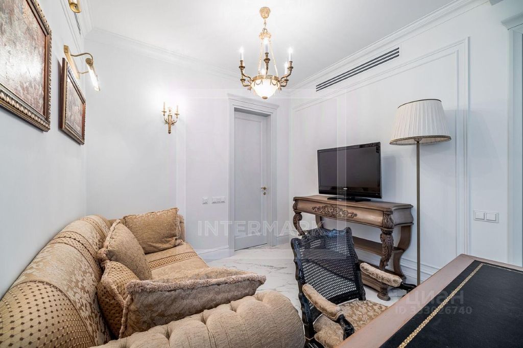 m. Mayakovskaya: Apartment, 3-rooms