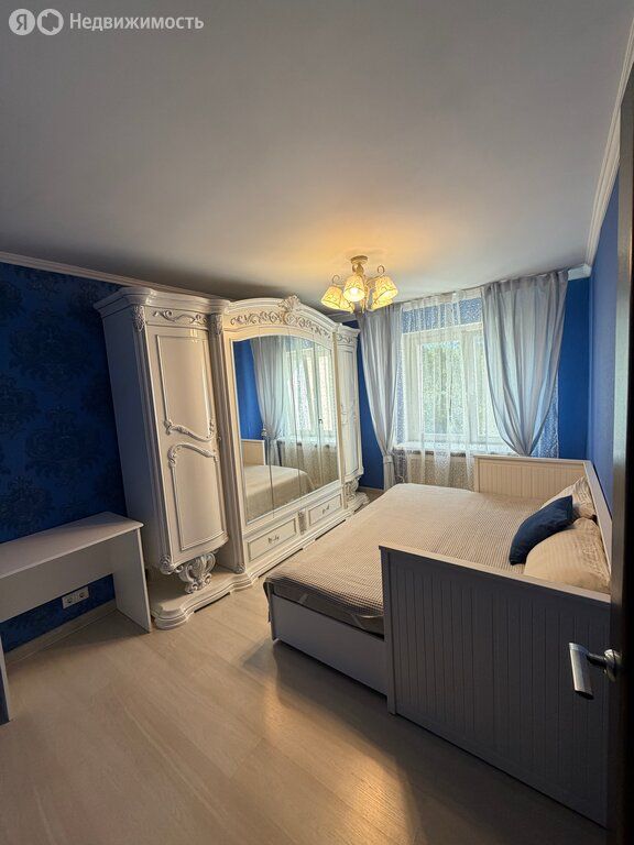m. Ulitsa Dmitrievskogo: Apartment, 3-rooms
