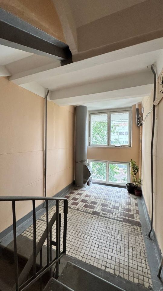 m. Maryina Roscha: Apartment, studio