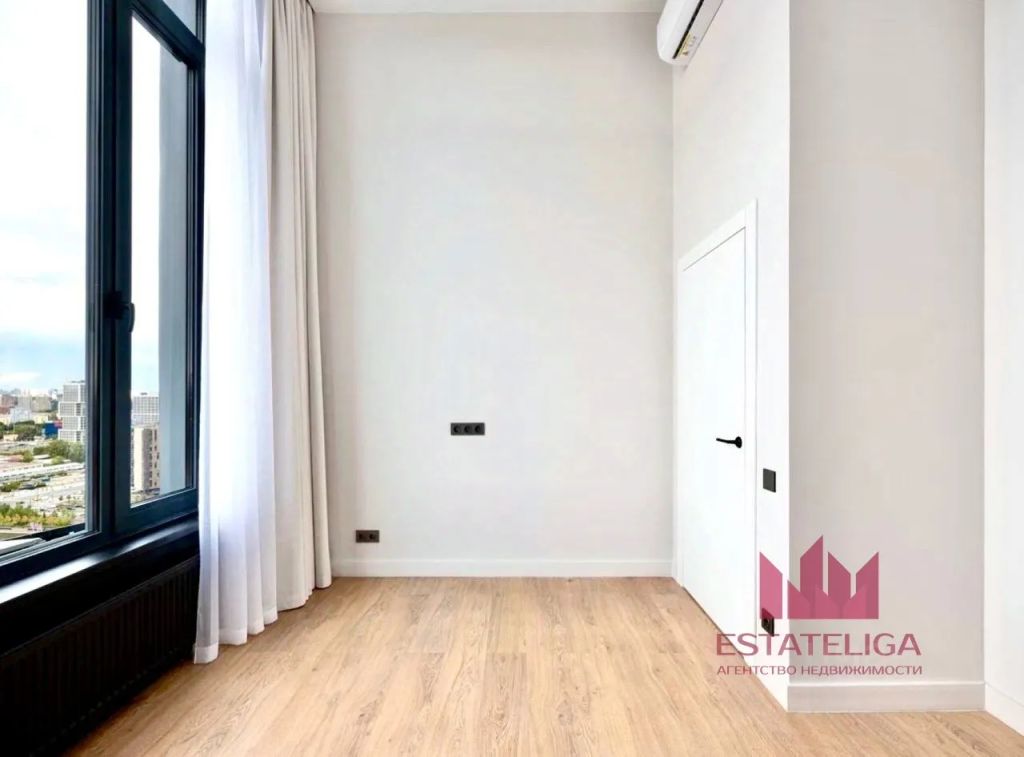 m. Verkhnie Kotly: Apartment, 3-rooms