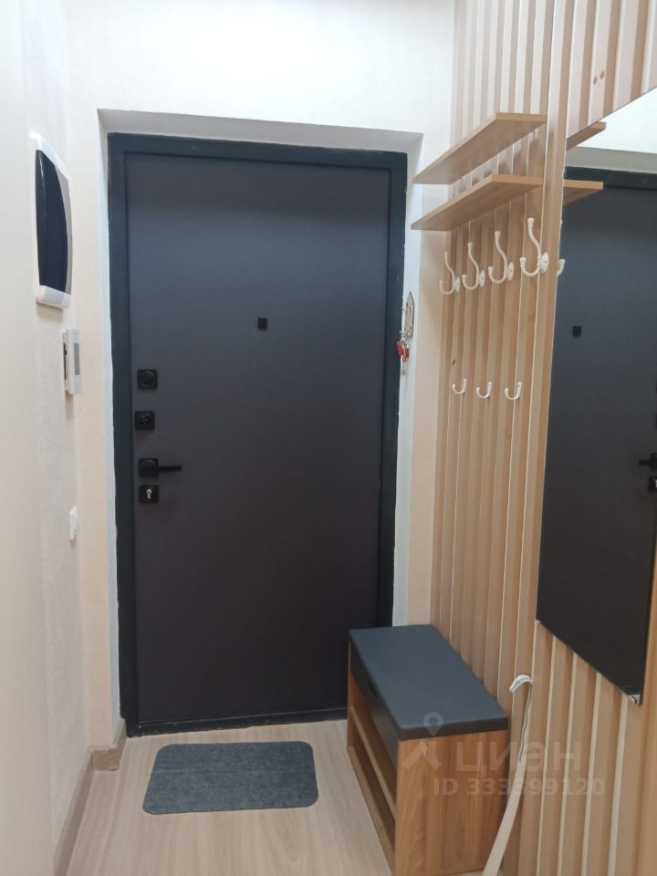 m. ZIL: Apartment, 2-rooms