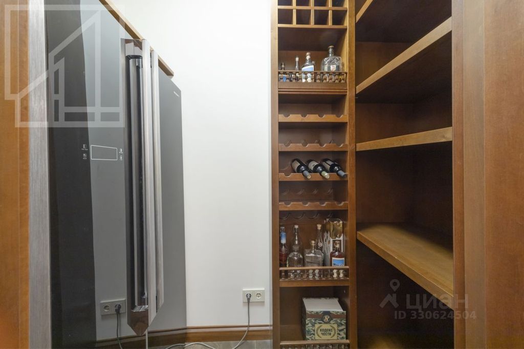 m. Smolenskaya: Apartment, 4-rooms