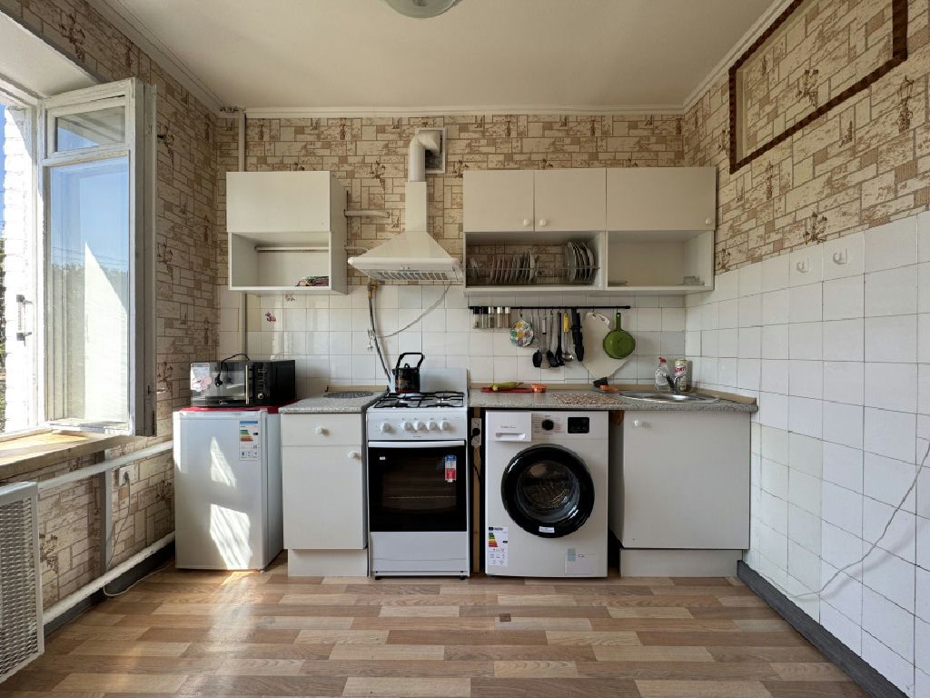 m. Oktyabrskoe pole: Apartment, 1-rooms