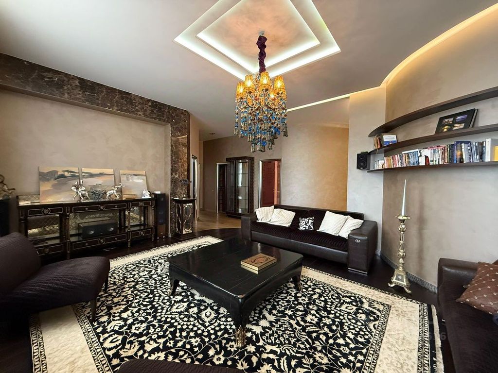 m. Solnechnaya: Apartment, 3-rooms