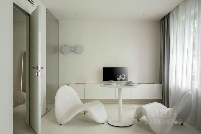 m. Ploschad trekh vokzalov: Apartment, 1-rooms