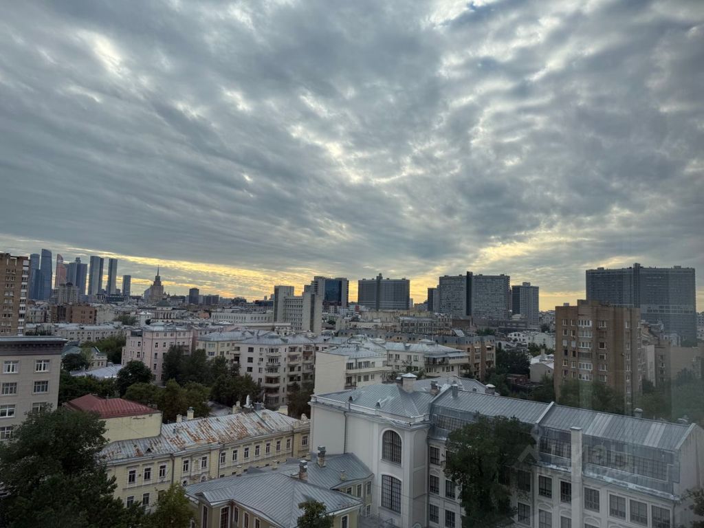 m. Kropotkinskaya: Apartment, 1-rooms