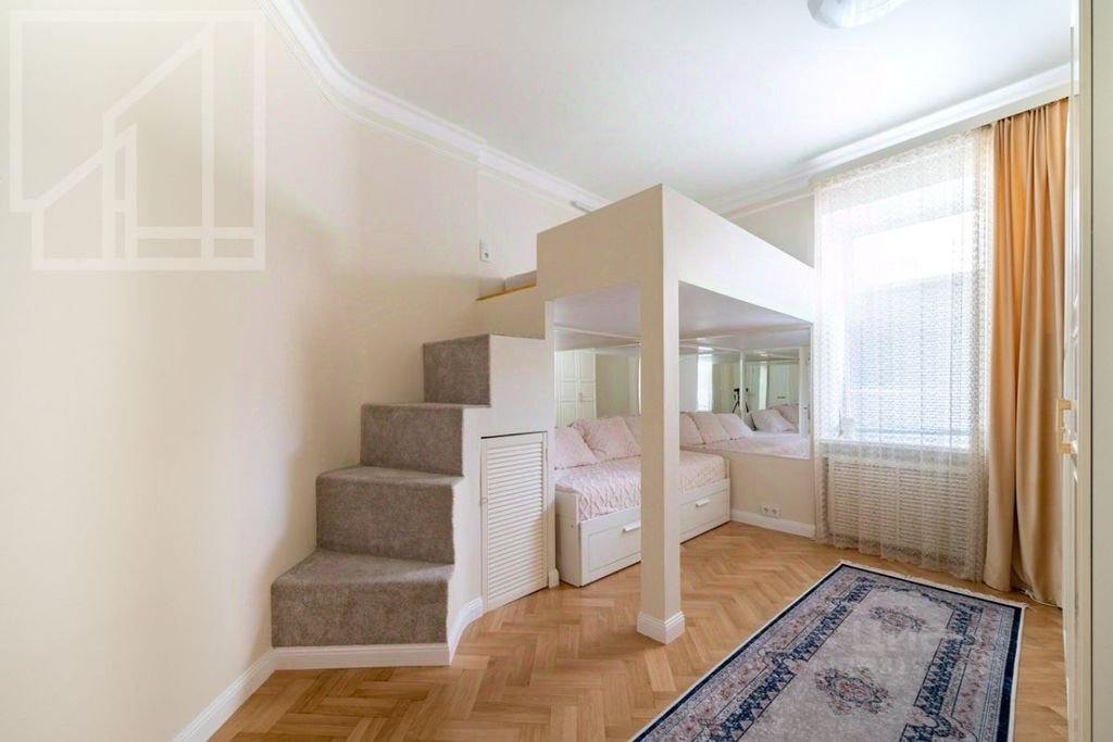 m. Okhotny ryad: Apartment, 3-rooms