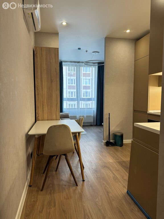 m. Maryina Roscha: Apartment, studio