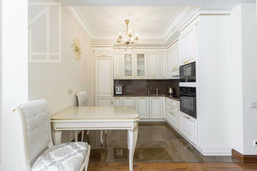 m. Smolenskaya: Apartment, 4-rooms