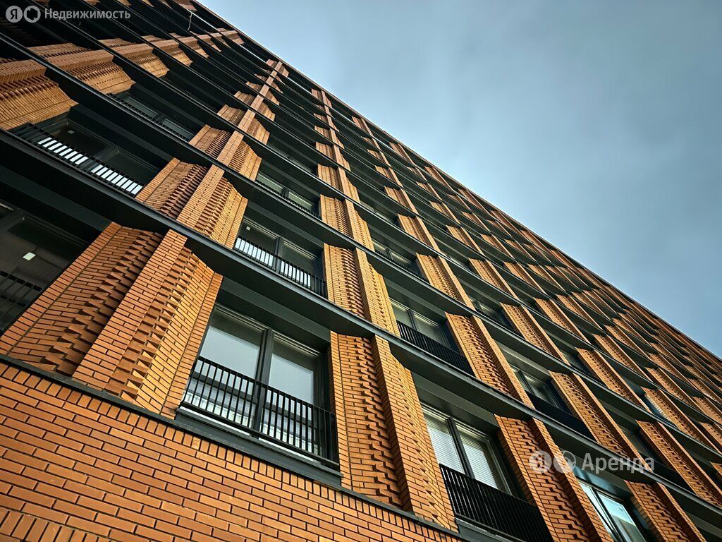 m. ZIL: Apartment, 2-rooms