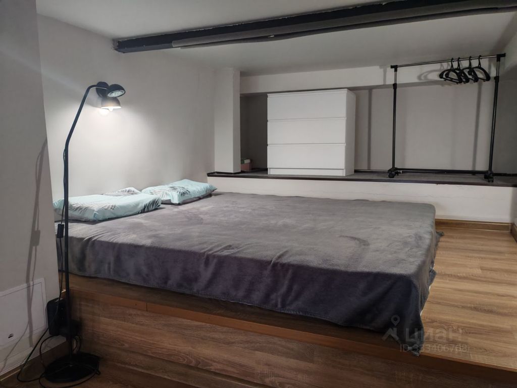 m. Sokol: Apartment, studio