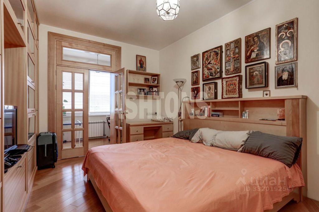 m. Smolenskaya: Apartment, 3-rooms