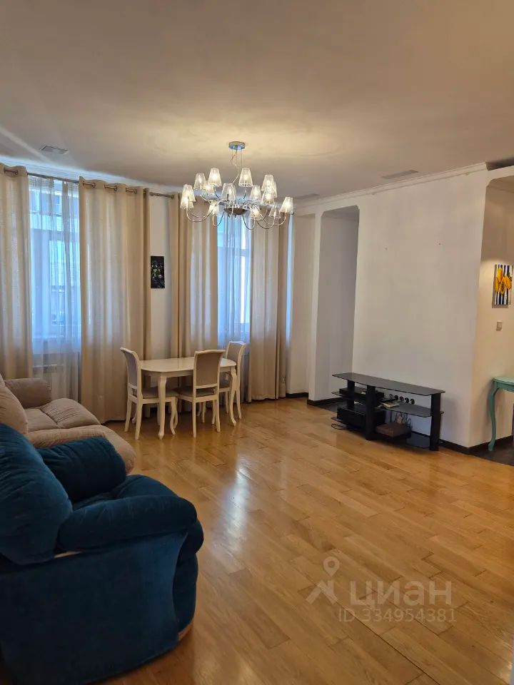 m. Baumanskaya: Apartment, 3-rooms