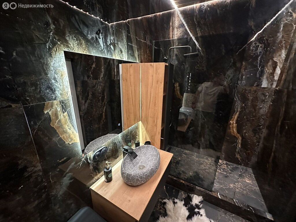 m. ZIL: Apartment, studio