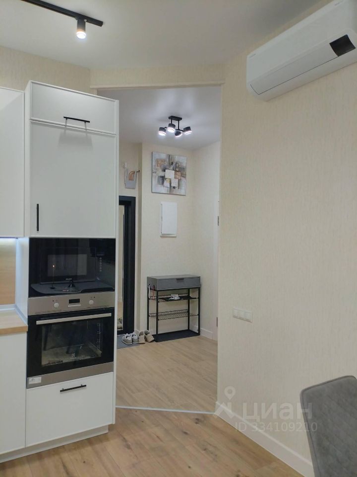 m. ZIL: Apartment, 1-rooms