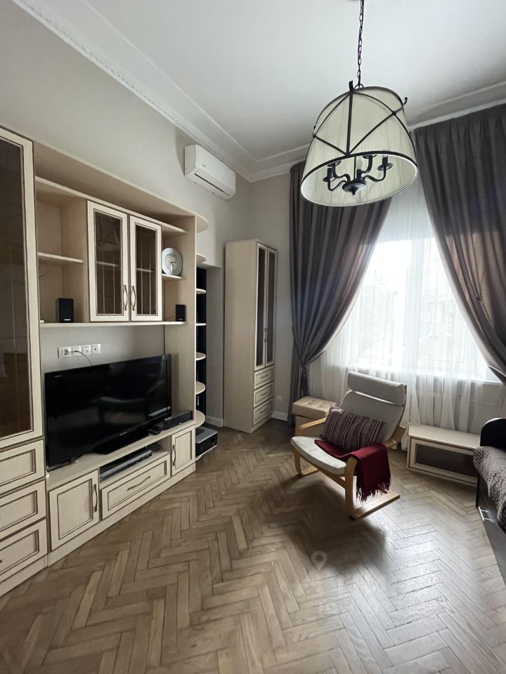 m. Mayakovskaya: Apartment, 2-rooms