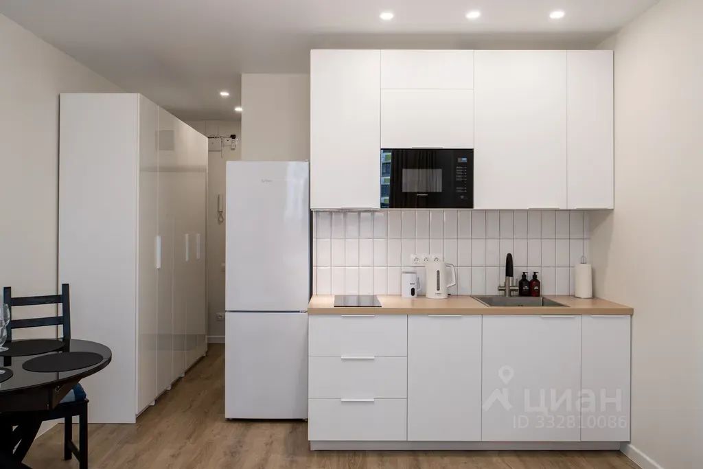 m. Krasnogorskaya: Apartment, studio