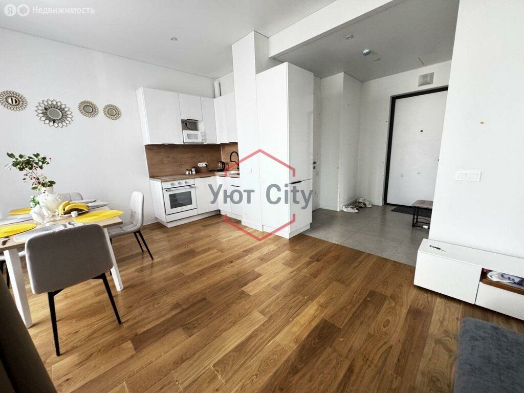 m. Verkhnie Kotly: Apartment, 2-rooms