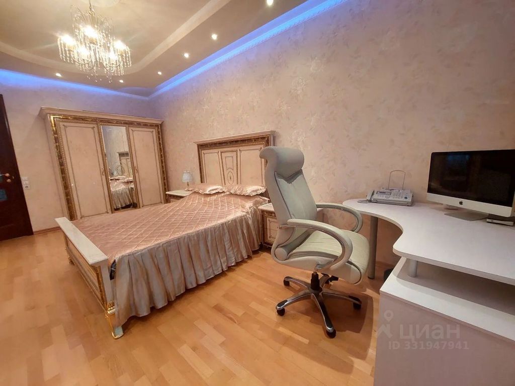 m. Yugo-Zapadnaya: Apartment, 3-rooms