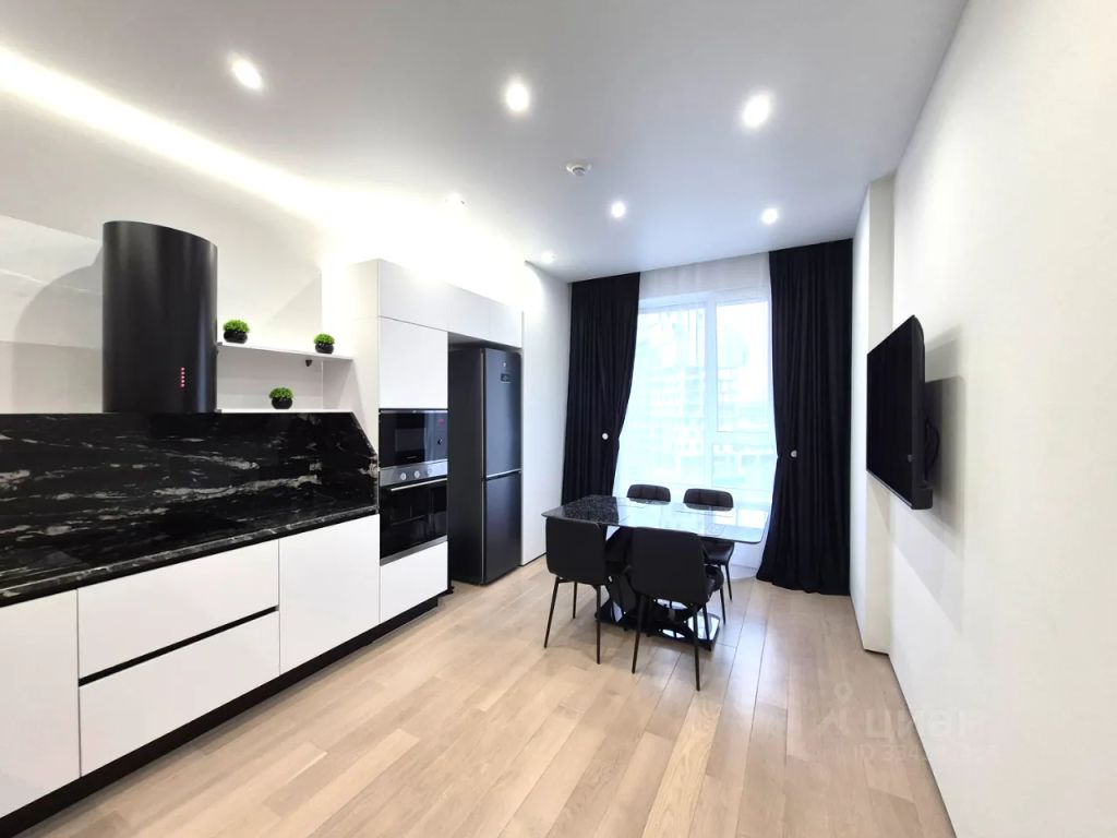 m. Serp i Molot: Apartment, 2-rooms