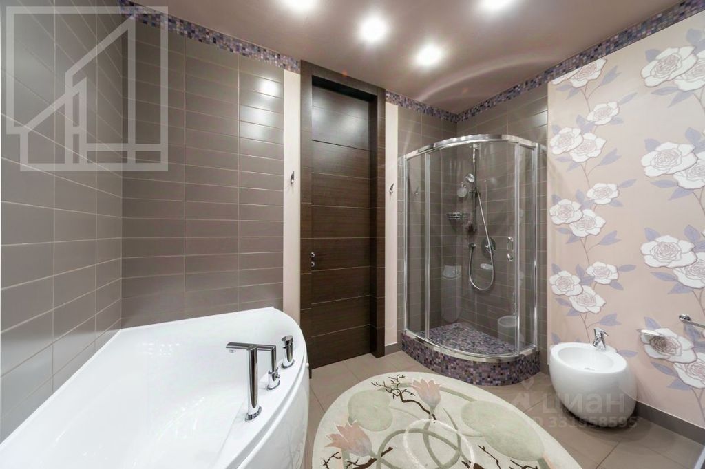 m. Kropotkinskaya: Apartment, 4-rooms