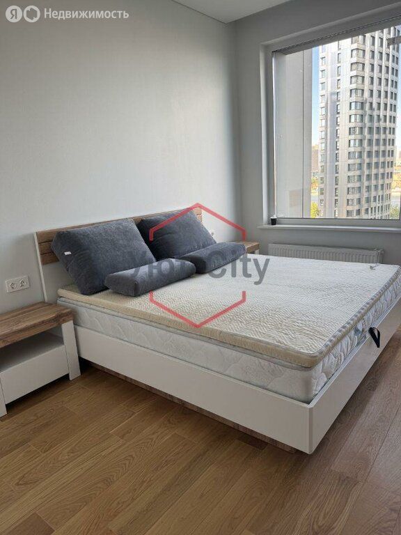 m. Verkhnie Kotly: Apartment, 2-rooms