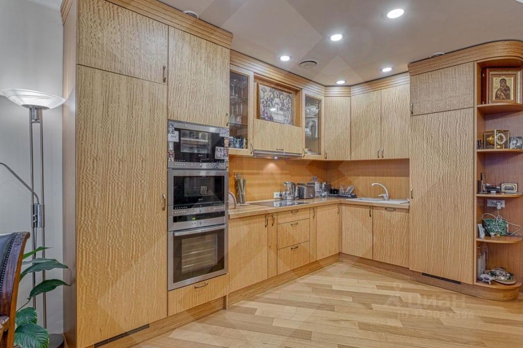 m. Smolenskaya: Apartment, 3-rooms