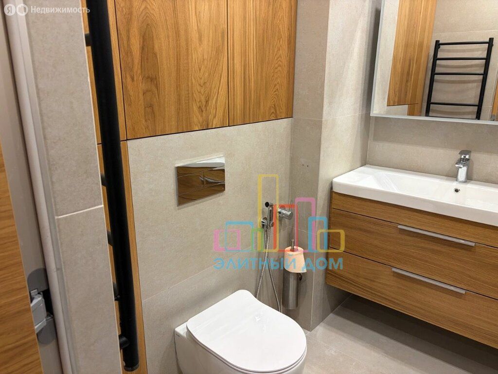 m. ZIL: Apartment, 2-rooms