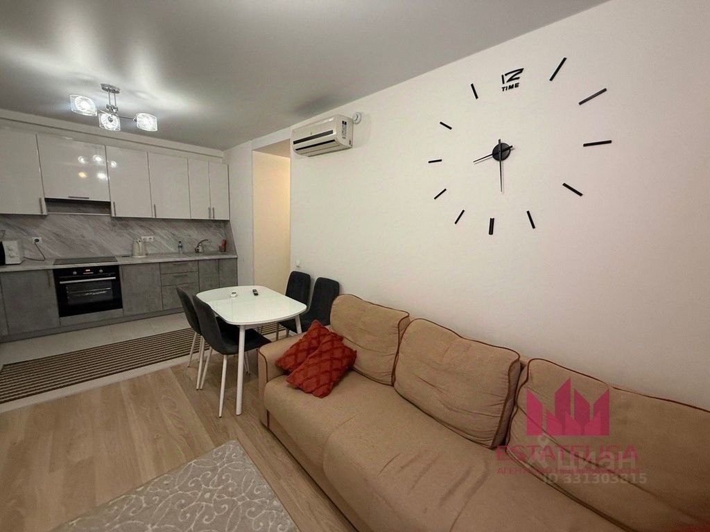 m. Lukhmanovskaya: Apartment, 2-rooms