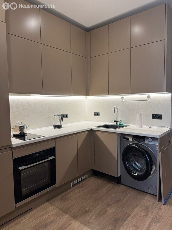 m. Maryina Roscha: Apartment, studio