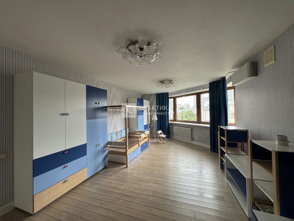 m. Ulitsa 1905 goda: Apartment, 3-rooms