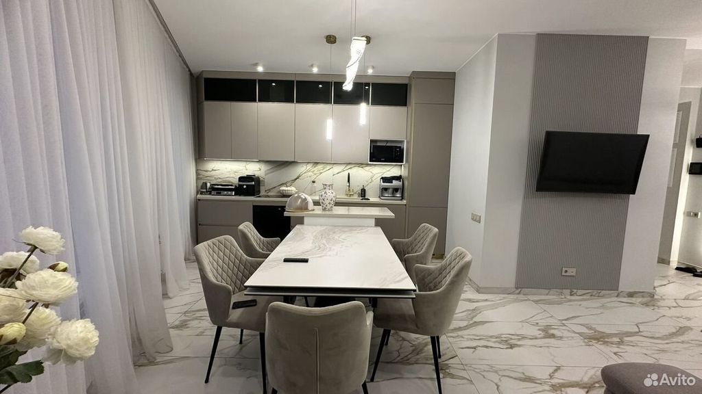 m. Aminyevskaya: Apartment, 3-rooms