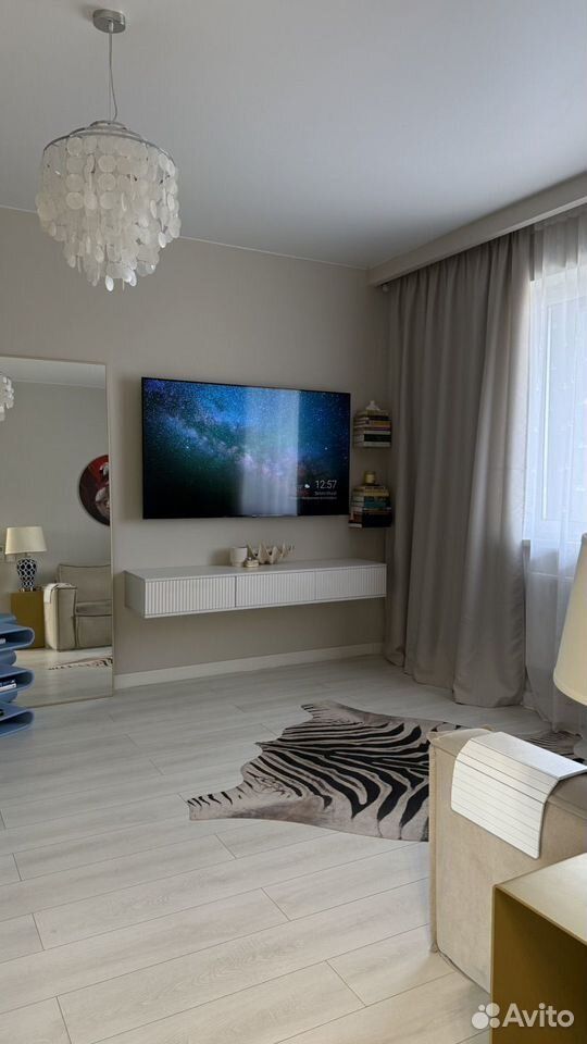 m. ZIL: Apartment, 1-rooms
