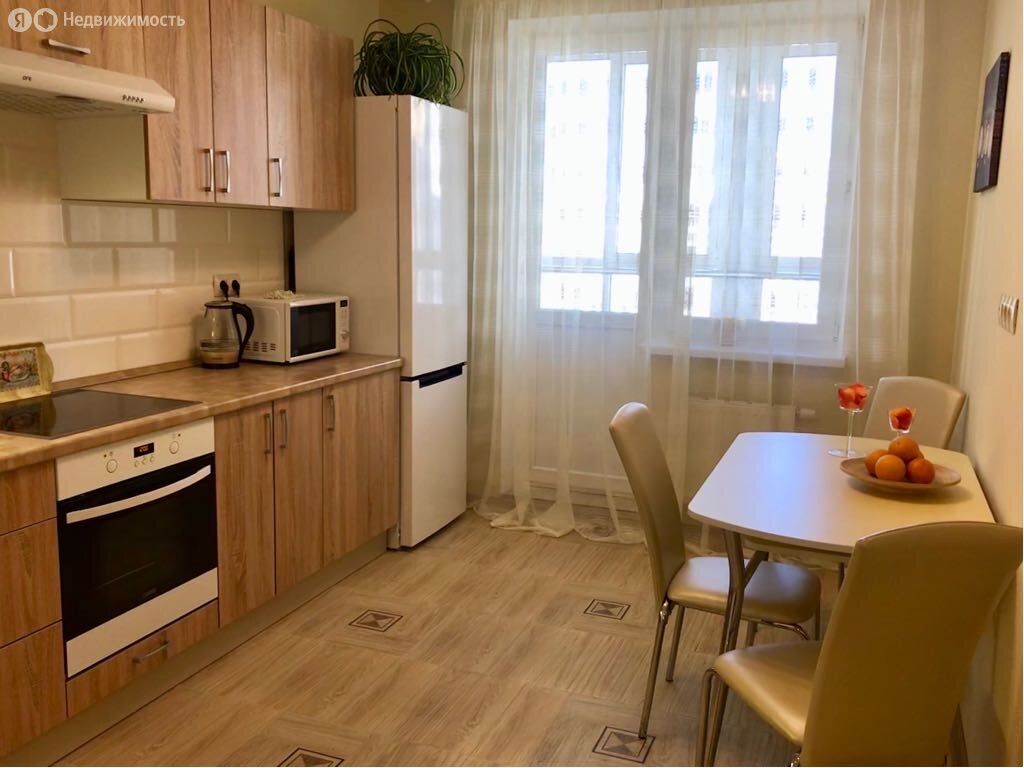 m. Lukhmanovskaya: Apartment, 2-rooms