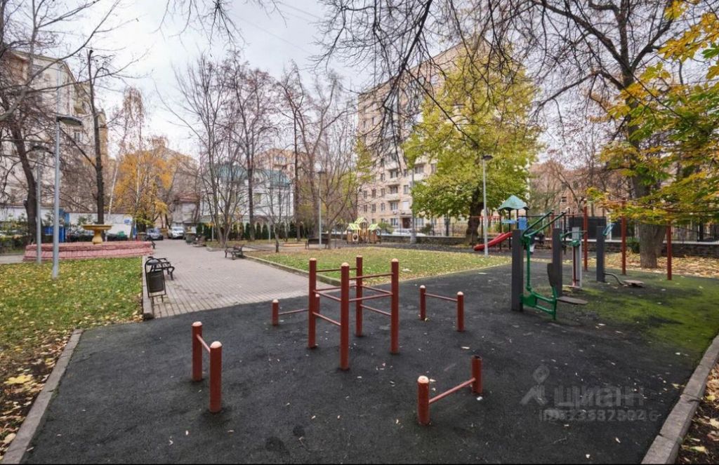 m. Barrikadnaya: Apartment, 2-rooms
