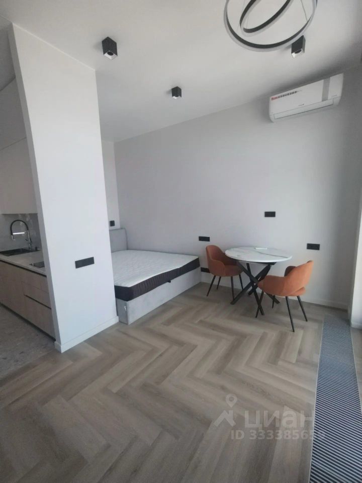 m. Zorge: Apartment, studio