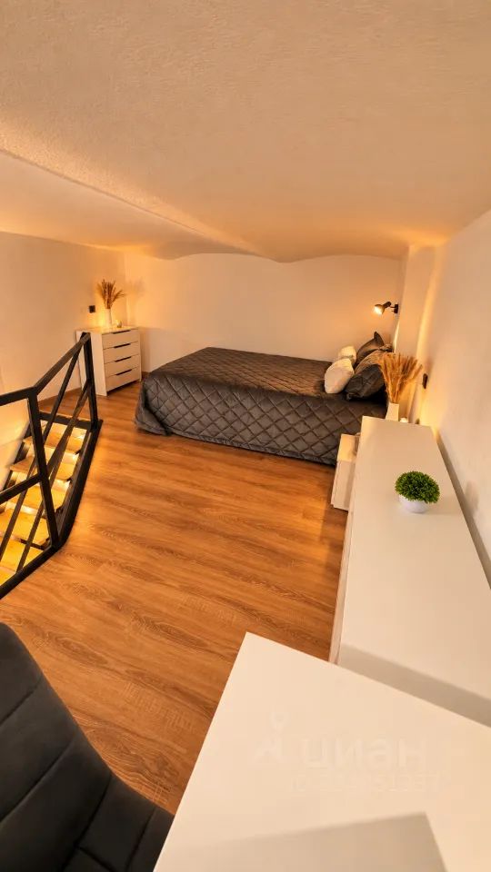 m. Ulitsa 1905 goda: Apartment, studio