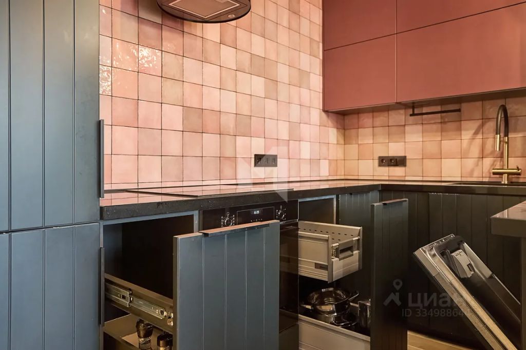 m. ZIL: Apartment, 2-rooms