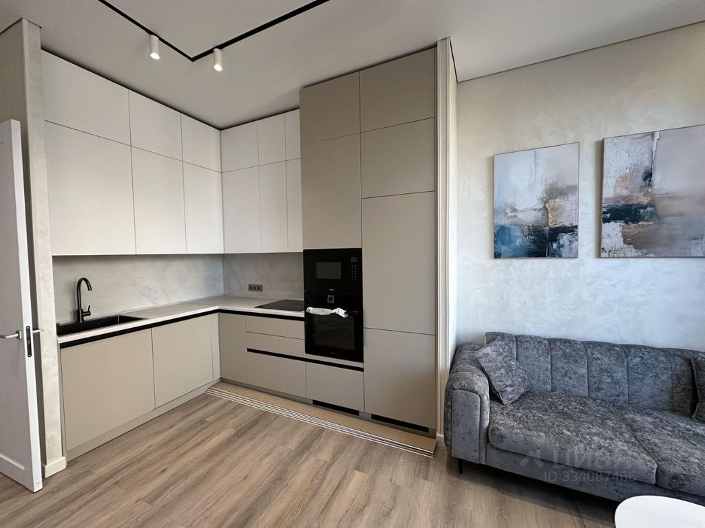 m. Aminyevskaya: Apartment, 3-rooms