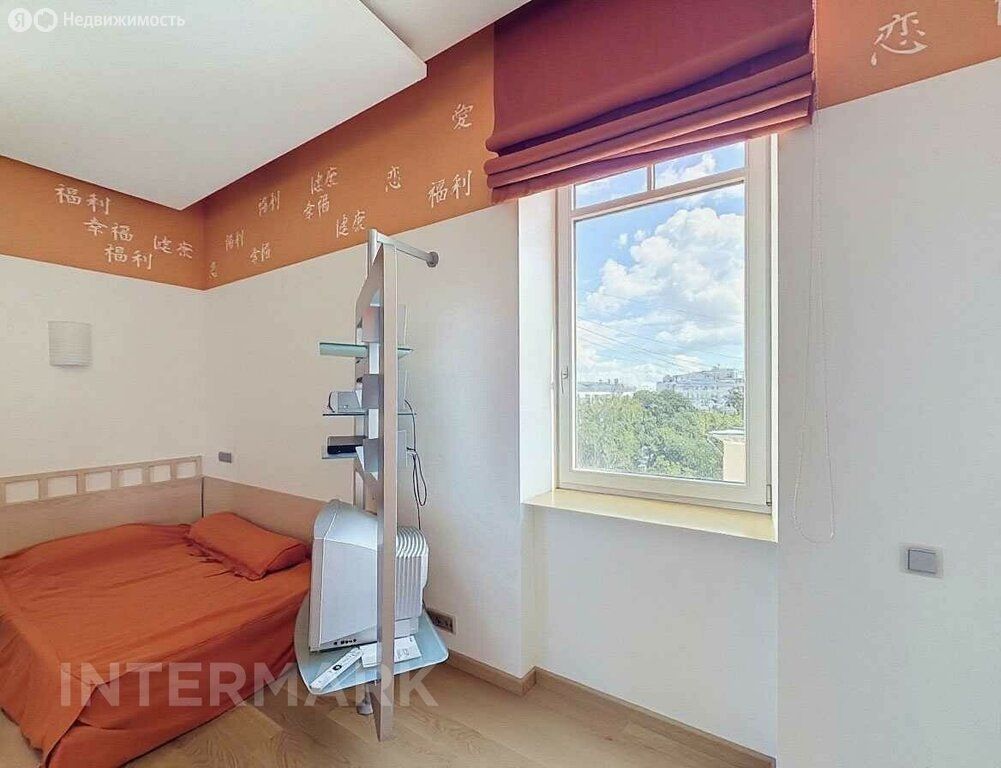 m. Barrikadnaya: Apartment, 4-rooms