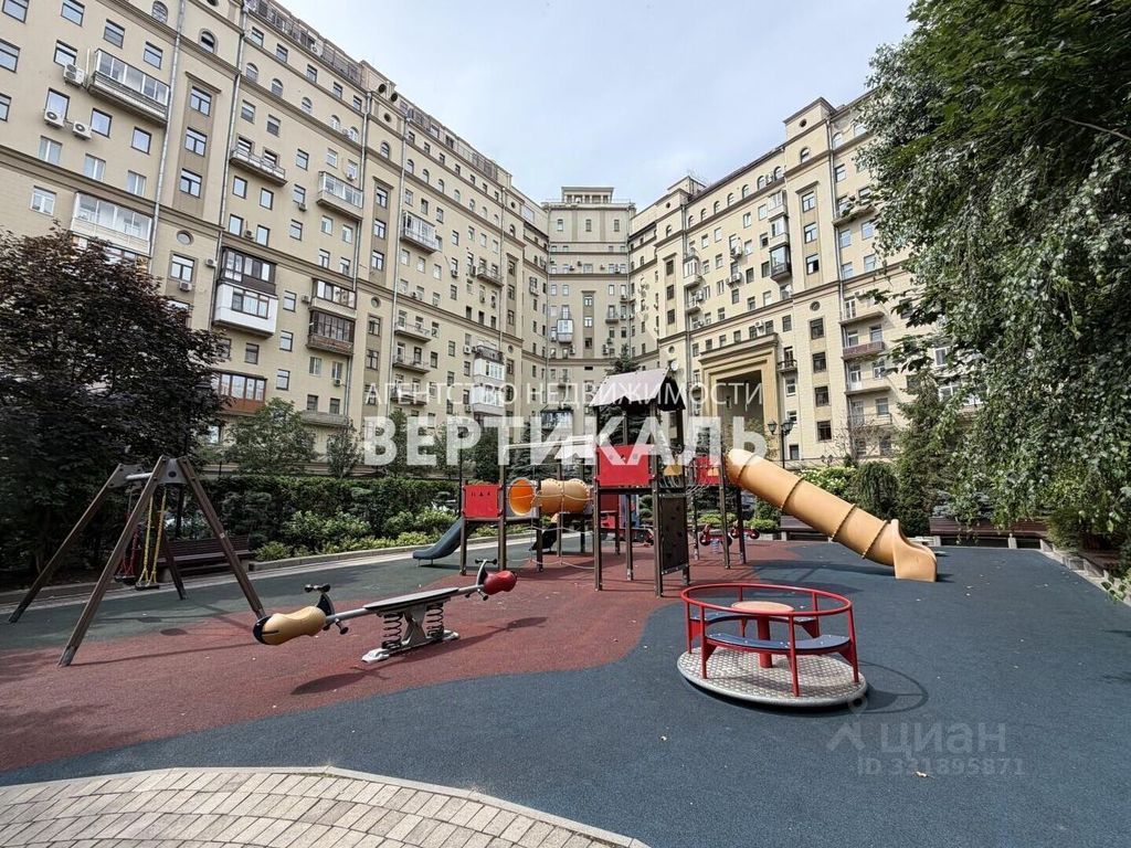 m. Smolenskaya: Apartment, 3-rooms