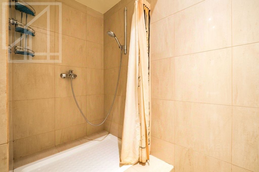 m. Kropotkinskaya: Apartment, 4-rooms