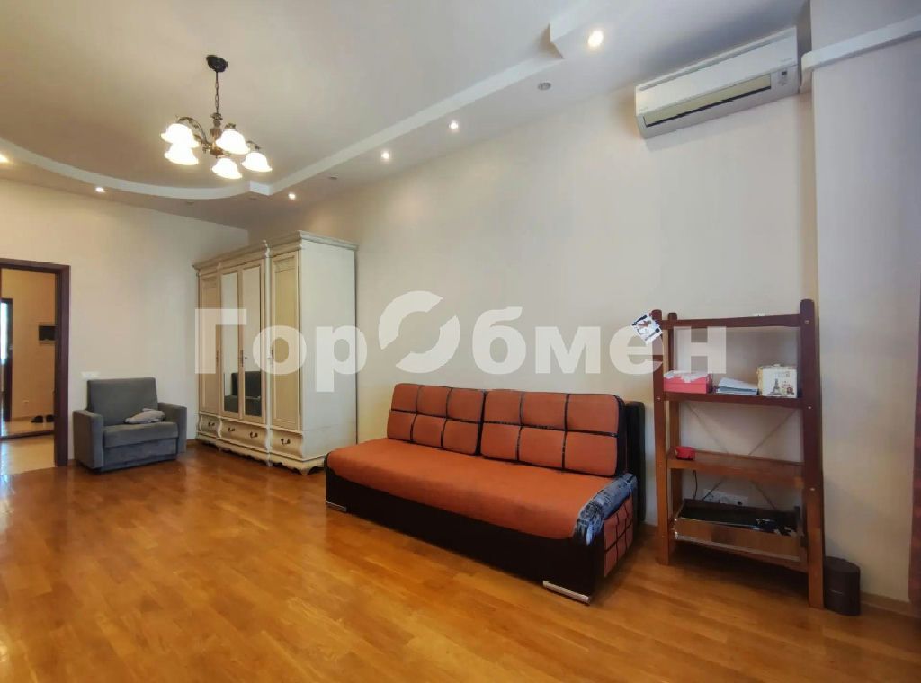 m. Narodnoe Opolchenie: Apartment, 2-rooms