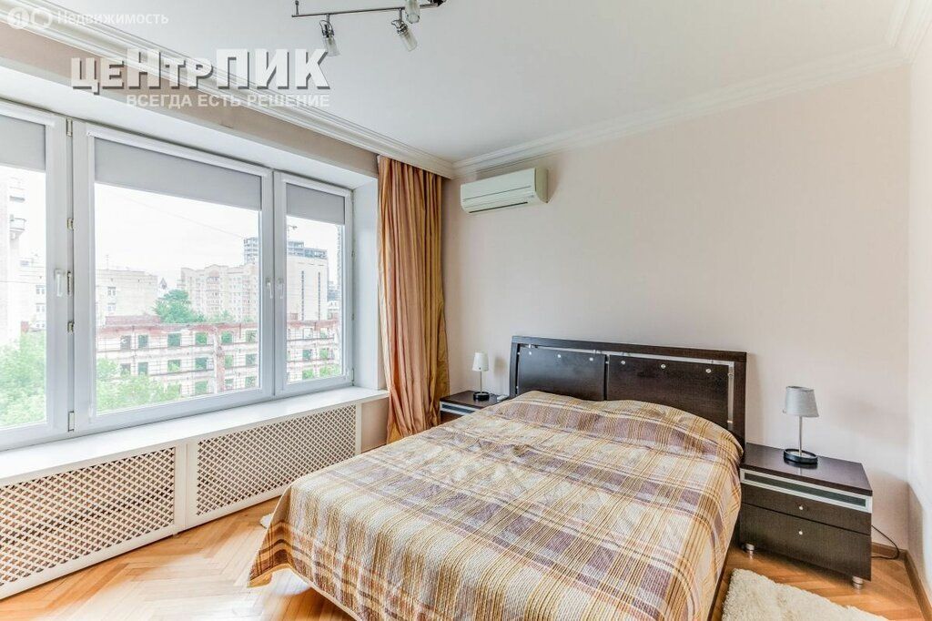 m. Krasnopresnenskaya: Apartment, 2-rooms