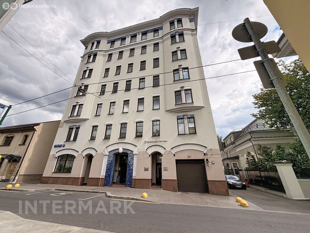 m. Barrikadnaya: Apartment, 4-rooms