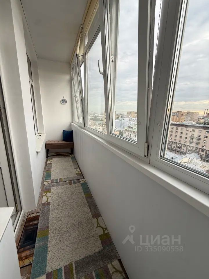 m. Kropotkinskaya: Apartment, 1-rooms