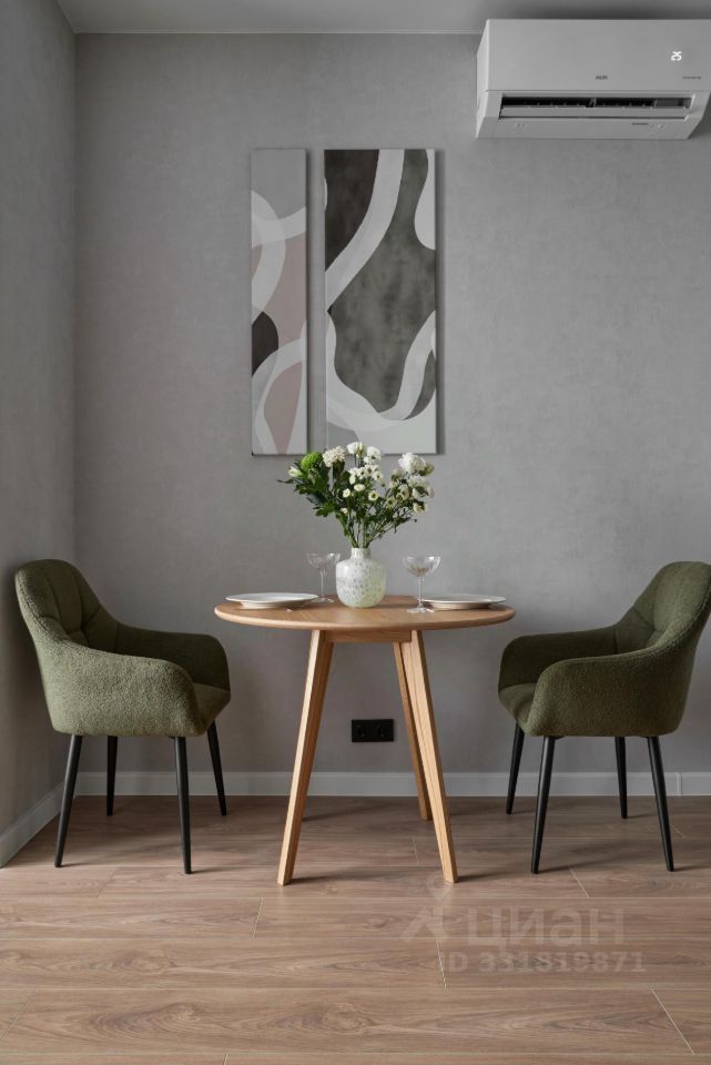 m. Maryina Roscha: Apartment, studio