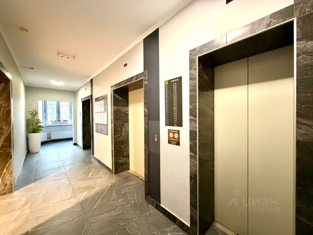 m. Myakinino: Apartment, 3-rooms