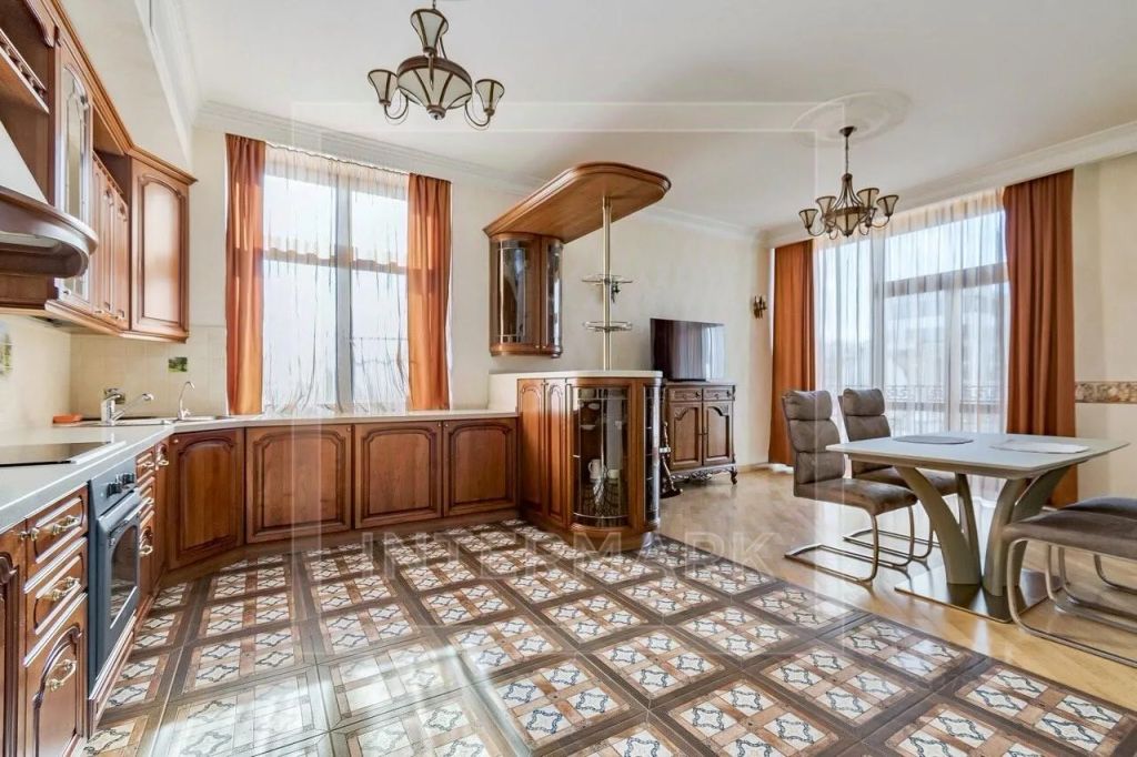 m. Chkalovskaya: Apartment, 4-rooms